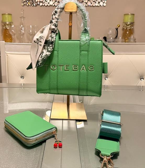 The Petite Luxe Tote Set